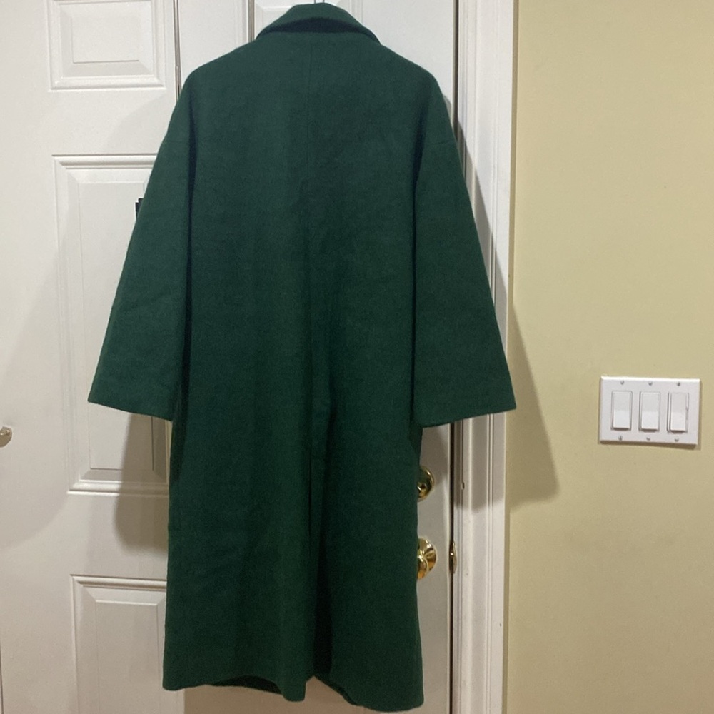 New Line and Dot Elegant Green Coat - Picture 10 of 11